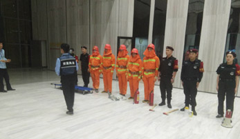  做好保安隊(duì)伍建設(shè)，提高保安隊(duì)伍素質(zhì)和服務(wù)水平 